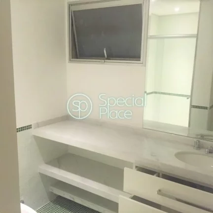 Imagem Apartamento com 180m² a venda no Itaim Bibi com ambientes amplos e claros. Living para dois ambient...