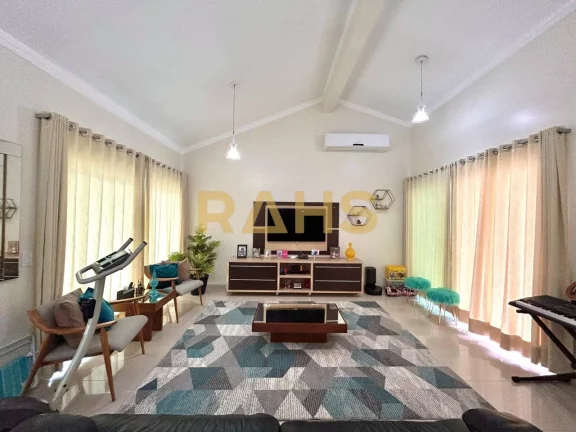 Imagem Ótima casa averbada localizada no bairro Floresta em Joinville, próximo a rua Farroupilha. Conta c...