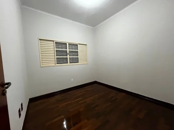Imagem Casa tipo para venda em Prolongamento Jardim Doutor Antônio Petráglia com 3 quartos, sendo 1 suíte, 183m2