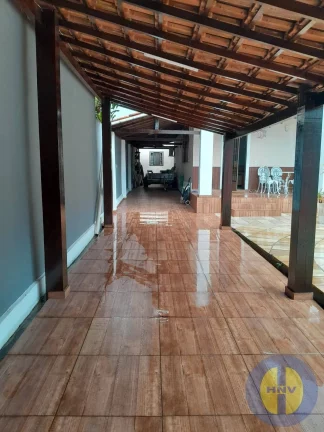 Imagem VENDO CASA DE 2 QUARTOS COM PISCINA EM ITAIPU + UM ANEXO NOS FUNDOS