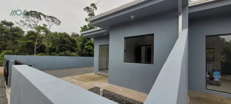 Imagem ALUGUEL MENSAL - Casa nova em Itapoá, ESQUINA, com 2 quartos