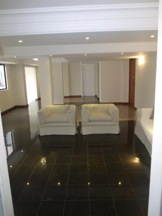 Imagem Apartamento quadra mar com 5 suítes em Balneário Camboriú