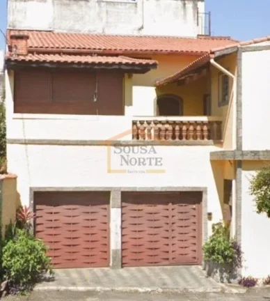 Imagem Sobrado de 210 m², totalmente reformado em porcelanato, com 3 dormitórios, sendo 1 suite com hidro...