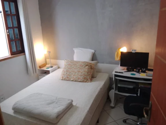 Imagem VENDO ÓTIMA CASA 115M² 2 QUARTOS RUA ANTONIO HOLANDA REALENGO - RJ