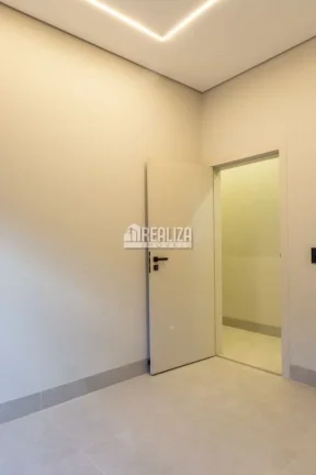 Imagem Encantadora casa à venda no Loteamento fechado Parque Dos Buritis 2, em Uberaba