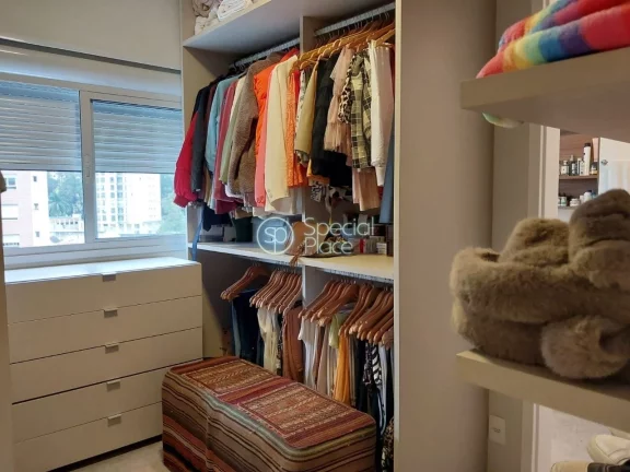 Imagem Ótimo apto à venda no Panamby ?Panamby - Área 164m² - Living com pé direito duplo para dois amb...