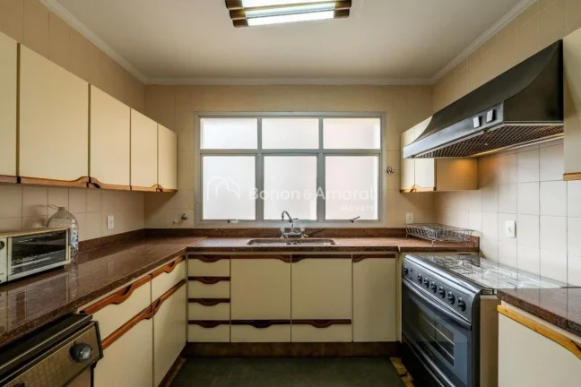 Imagem Apartamento à venda no coração do Cambuí, Campinas, em localização nobre e tranquila. Com plan...