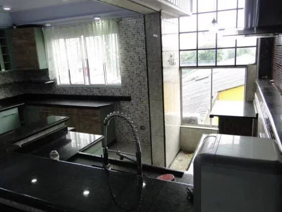 Imagem Sobrado com 3 dormitórios para alugar, 273 m² por R$ 2.930,00/mês - Cidade São Jorge - Santo André/SP