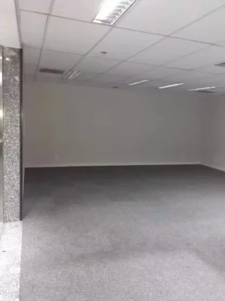 Imagem Laje Comercial de Alto Padrão em Pinheiros, São Paulo-SP: 5 Salas, 13 Banheiros, 21 Vagas de Garagem - 775m²