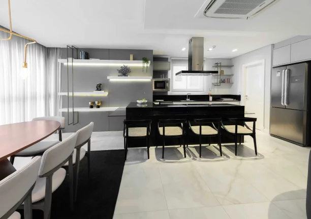 Imagem Apartamento novo com 4 dormitórios sendo 2 suítes e 3 vagas no Centro de Balneário Camboriú
