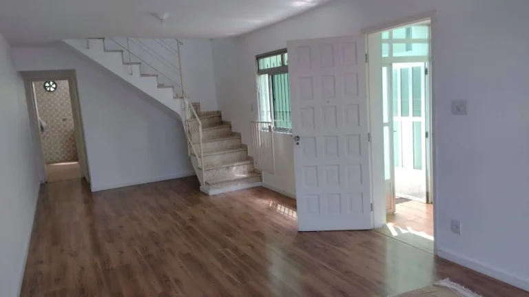 Imagem Sobrado residencial com 170 m², bem distribuído e pronto para morar.