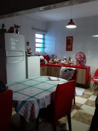 Imagem Casa Santo André - 243M², 5 Dorms, Cozinha, Edícula, 1 Vaga, Próximo Escolas, Supermercado.