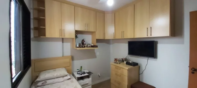 Imagem Sala 2 ambientes com sacada, cozinha com dispensa, área de serviço, 3 dormitórios sendo 1 suíte,...