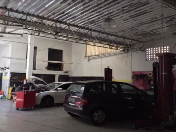 Imagem Oportunidade de ótimo negócio na área central... Barracão comercial em ótima localização com ...