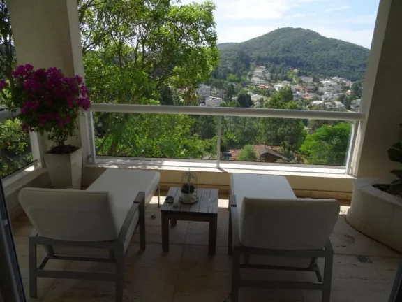 Imagem Casa no Res. Alpha 10 - 1.100m² Mobiliada