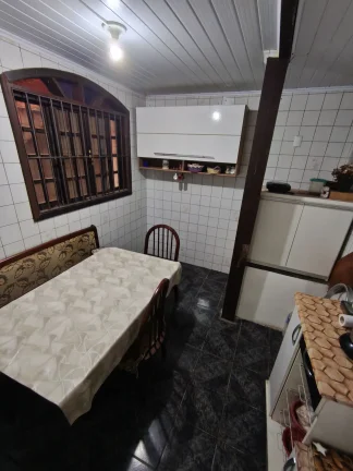 Imagem Casa com 2 quartos e com garagem no bairro Engenho Pequeno, São Gonçalo/RJ