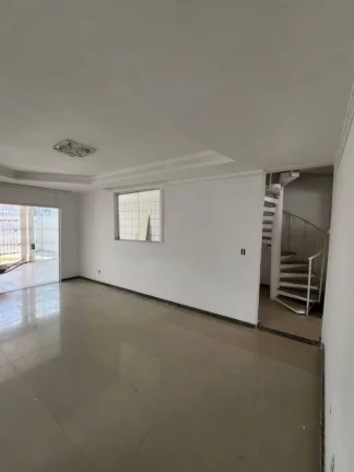 Imagem Casa no bairro Sol Nascente à venda - Ótima localização e espaços amplos