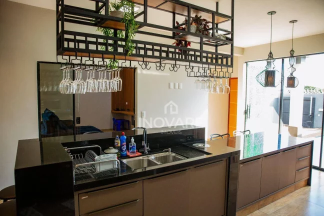 Imagem Casa com 3 dormitórios à venda, 220 m² por R$ 730.000,00 - Karfan - Itumbiara/GO