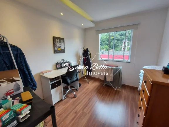 Imagem Apartamento com 2 dormitórios à venda, 49 m² por R$ 260.000,00 - Pimenteiras - Teresópolis/RJ