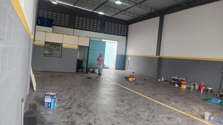 Imagem IMÓVEL COMERCIAL PRONTO PARA OPERAÇÃO | JARDIM LIMOEIRO - CAMAÇARI | 212m² | PÉ-DIREITO ELEVADO | ESTACIONAMENTO