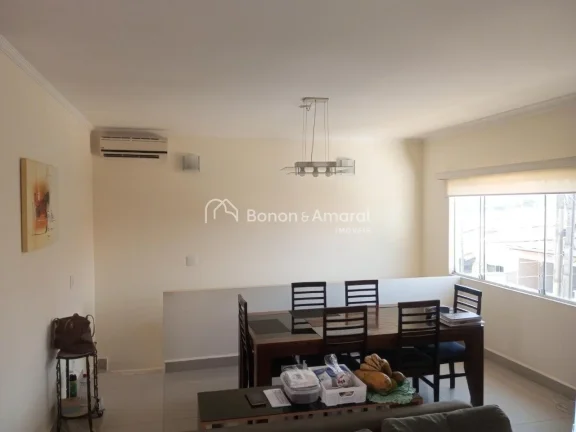 Imagem Descubra o conforto e a qualidade de vida que você e sua família merecem! Esta linda casa térrea ...