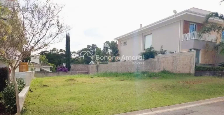 Imagem Vende-se Terreno em Condomínio de Alto Padrão em Valinhos-SP