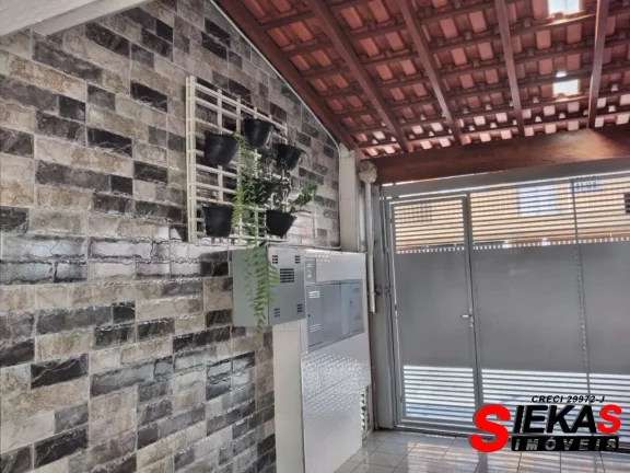 Imagem Casa à venda no Tatuapé, São Paulo-SP, com 3 quartos, 1 sala, 3 vagas de garagem e 155m² !