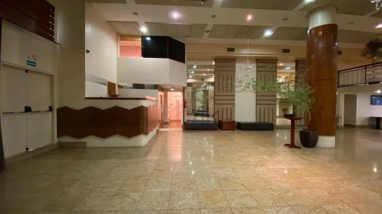 Imagem Salão comercial para eventos ou restaurantes para alugar