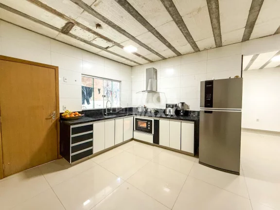 Imagem Casa Comercial à Venda em Taguatinga Norte, 311m², 3 Quartos