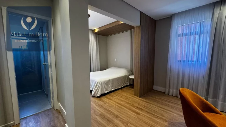Imagem Apartamento com 2 quartos, 1 suíte, mobiliado, sacada com churrasqueira à venda, 82 m² por R$ 843.000 - Bairro Ahú - Curitiba/PR
