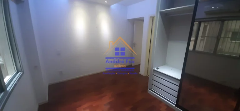 Imagem Apartamento com 3 quartos, copa cozinha, 1 suíte, dependências completas, 2 vagas à venda, 110 m² por R$ 530.000 - Grajaú - Rio de Janeiro/RJ.