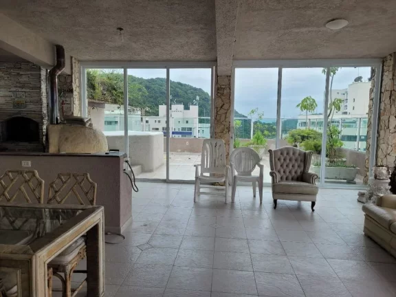 Imagem PITANGUEIRAS - COBERTURA PENTHOUSE COM 400 M², EXCELENTE COBERTURA REFORMADA, 01 VAGA DE GARAGEM, AMPLO E ESPAÇOSO.