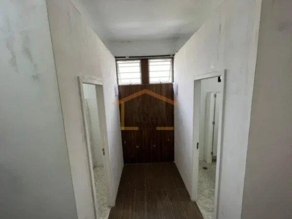 Imagem Salão comercial, reformado, com 400m² de area util. 
3 pavimentos, totalizando em 1000m² 
4 banhe...