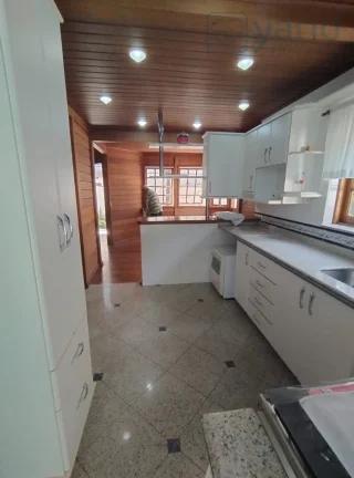 Imagem Imóvel de luxo no Condomínio Bosque de Grevílea em Vinhedo-SP: 3 quartos, 2 suítes, 3 salas, 3 banheiros, 4 vagas, 245m².