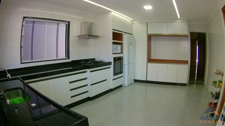 Imagem Casa Linear com 4 Quartos à Venda em Praia de Santa Mônica - Guarapari/ES