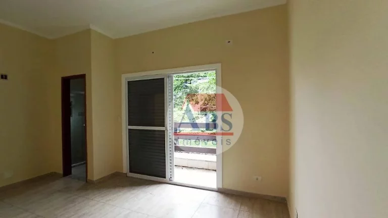 Imagem Ampla Casa Sobreposta Alta à venda, Vila Ponte Nova, Cubatão.