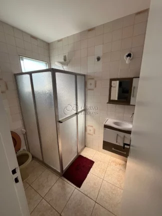 Imagem Casa em condomínio de 3 qtos, 1 suíte, varanda e churrasqueira, em condomínio fechado com piscina a venda ou aluguel em Rio das Ostras