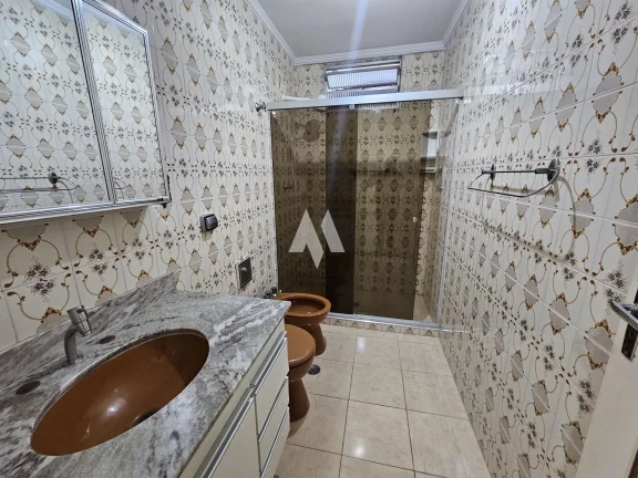 Imagem Apartamentde 2 Dormitórios sendo 1 suíte, 104m², Dependência Completa e Vaga de Garagem Demarcada