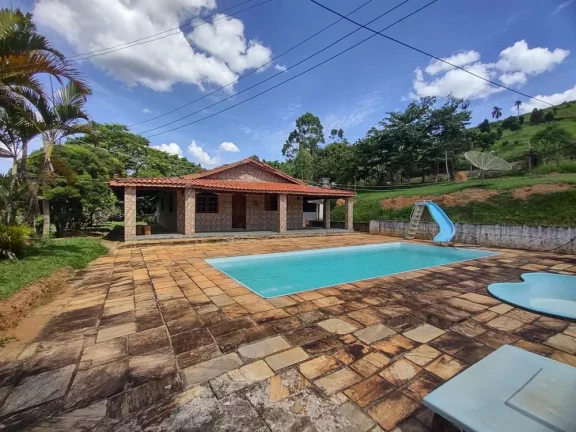 Sítio à Venda no Bairro Bananal - Oportunidade Única!