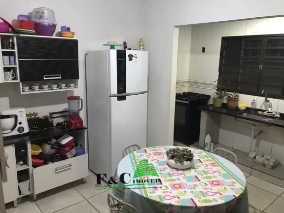 Imagem Casa para Venda em Araras, Jardim Alto da Colina, 3 dormitórios, 1 suíte, 2 banheiros, 2 vagas