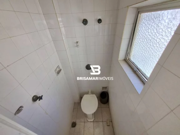 Imagem PITANGUEIRAS- UMA QUADRA DO MAR , GARAGEM DEMARCADA NO PRÉDIO , LOCALIZAÇÃO ESPETACULAR.
