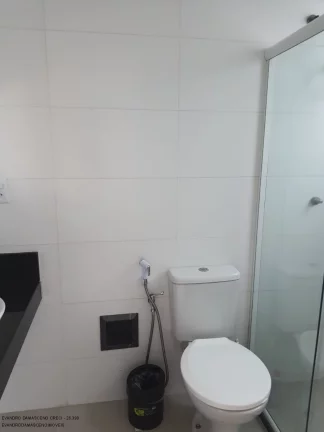 Imagem Casa em Condomínio com 3 suítes e 2 vagas de garagem em Vila de Abrantes, Camaçari-BA: confira!