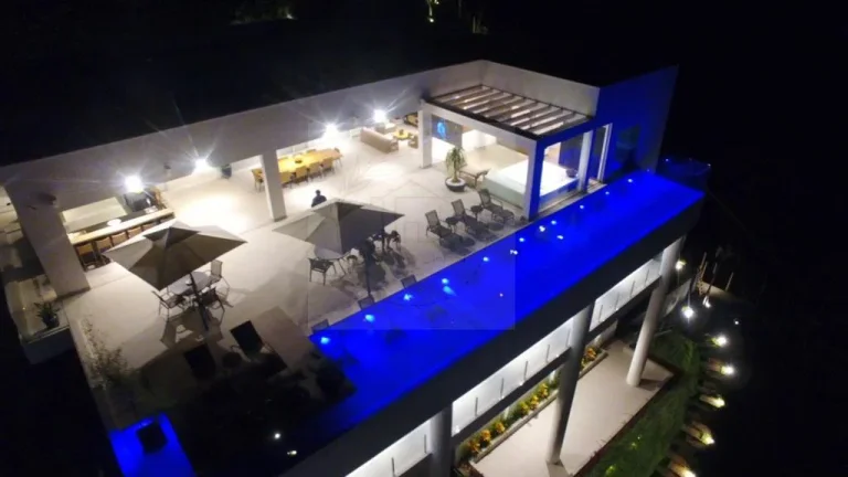 Imagem Casa em Escarpas do Lago, marina, 8 suites, 3 spa, elevador, sala de pilates, skypoll, cinematográfica
