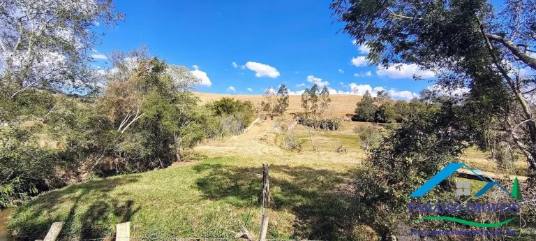 Imagem Oportunida Única! terreno Rural com nascentes no Caminho da Fé!