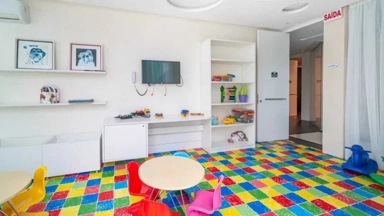 Imagem Apartamento com 4 dormitórios sendo 2 suítes e 2 vagas de garagem no centro de Balneário Camboriú