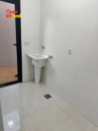 Imagem Imperdível oportunidade de casa à venda em Ribeirão Preto-SP, bairro Bonfim Paulista. 3 quartos, 1 suíte, 1 sala, 2 banheiros, 2 vagas de garagem, 77,91 m² de área! Visite hoje mesmo! Quer Imóvel Negócios Imobiliários