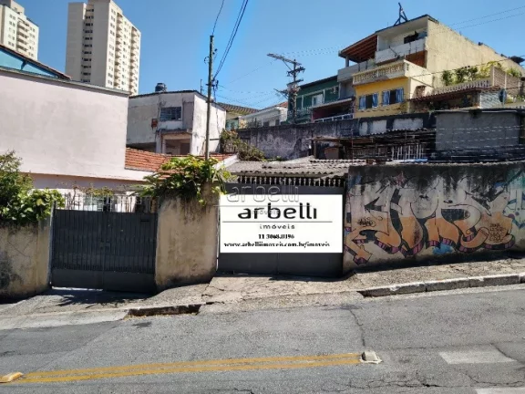 Imagem Terreno com 363 metros quadrados, com casa no local com cozinha, sala, 3 dormitórios, banheiro e va...