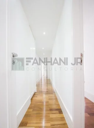 Imagem Imperdível: Apartamento à venda em Moema, São Paulo-SP, com 4 quartos, 2 suítes, 5 banheiros, 4 vagas de garagem e 215m²