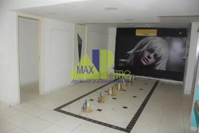 Imagem Salão Comercial de Alto Padrão na Vila Gomes Cardim, São Paulo-SP: 3 Salas, 5 Banheiros, 450m² de Área