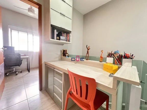 Imagem Sobrado com 3 dormitórios sendo 1 suite à venda, 136 m² por R$ 1.100.000 - Gonzaga - Santos/SP